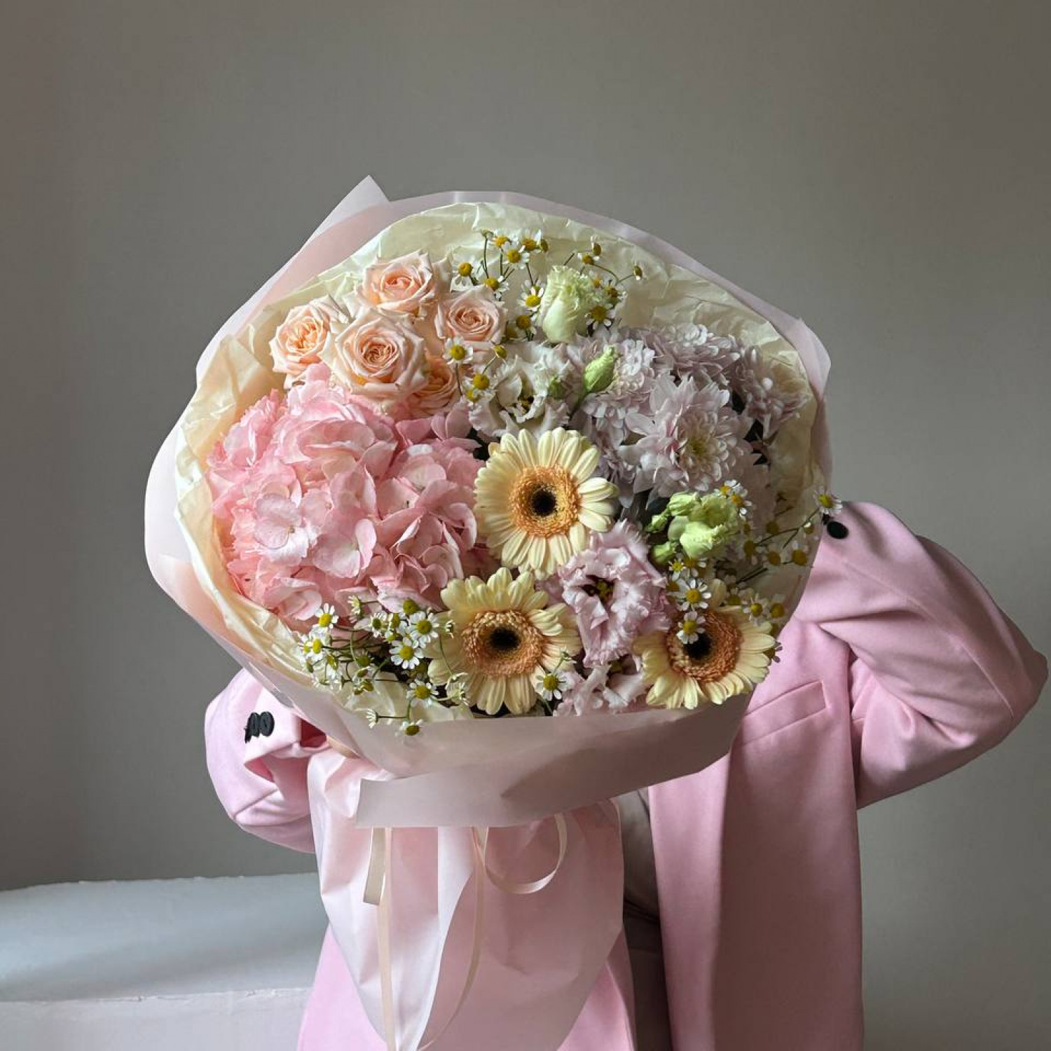 Авторский букет в нежной гамме с Герберами № 91