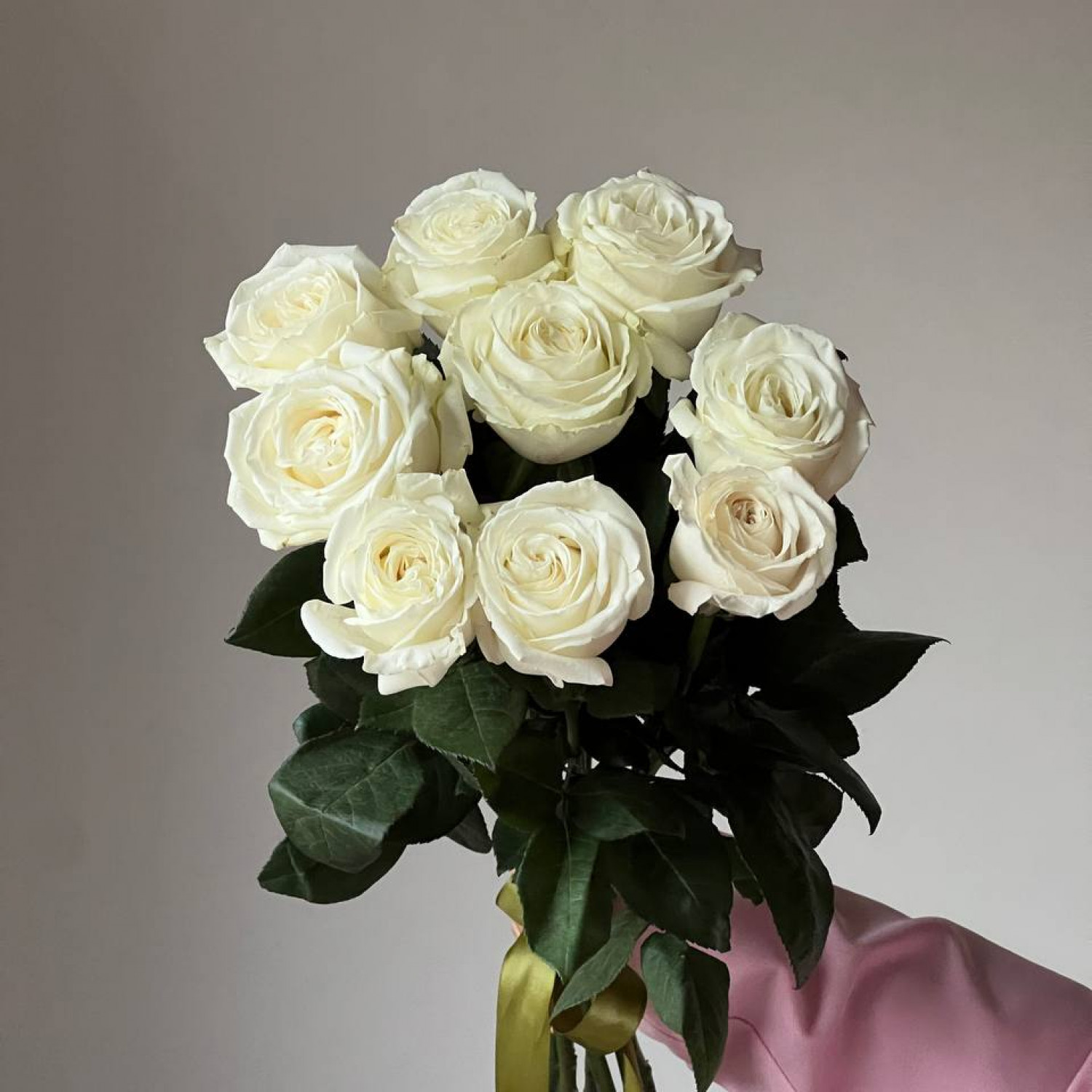 Монобукет из 9 пионовидных белых роз Плайя Бланка