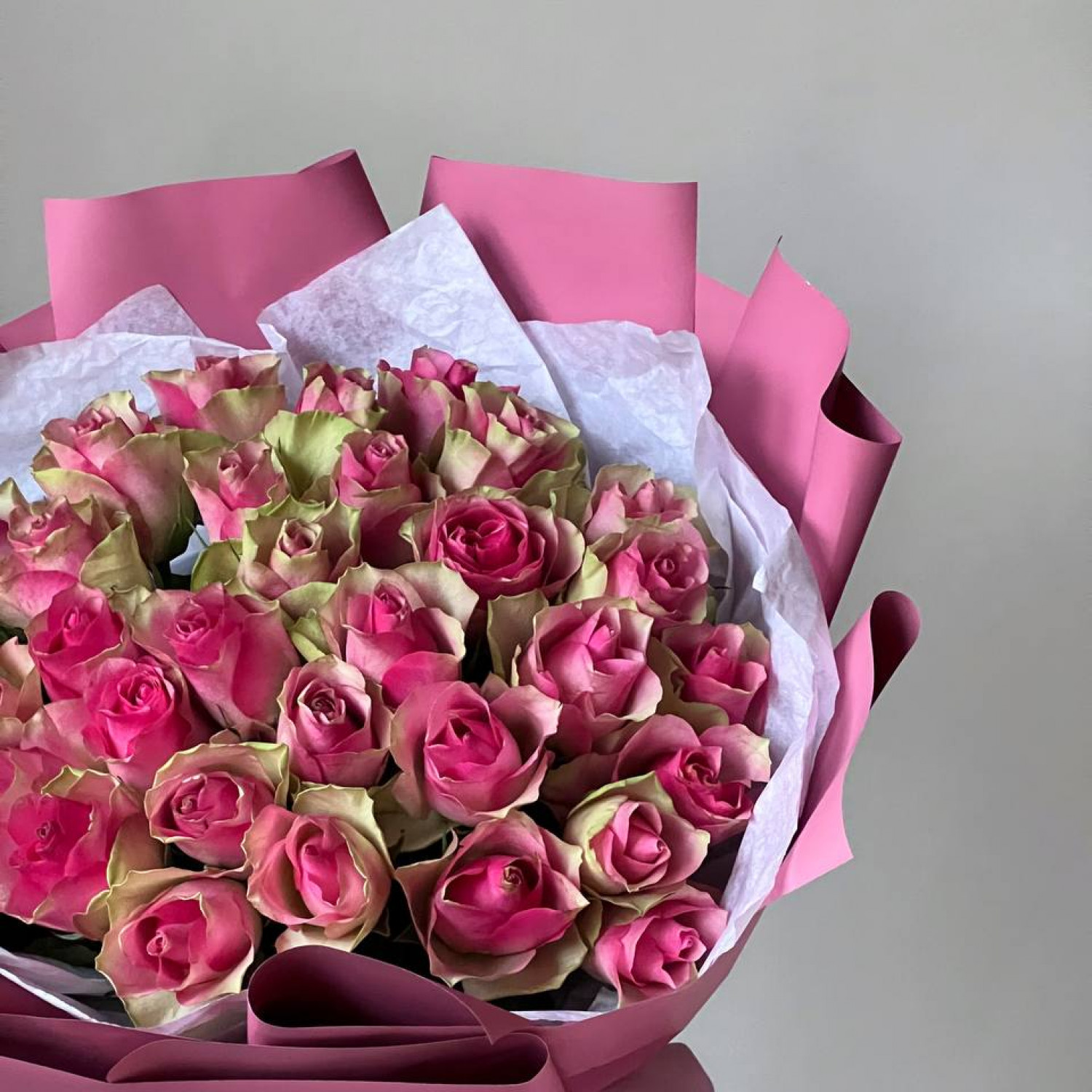 Монобукет из 35 розовых Кенийских роз 40 см