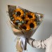 Монобукет из подсолнухов с эвкалиптом