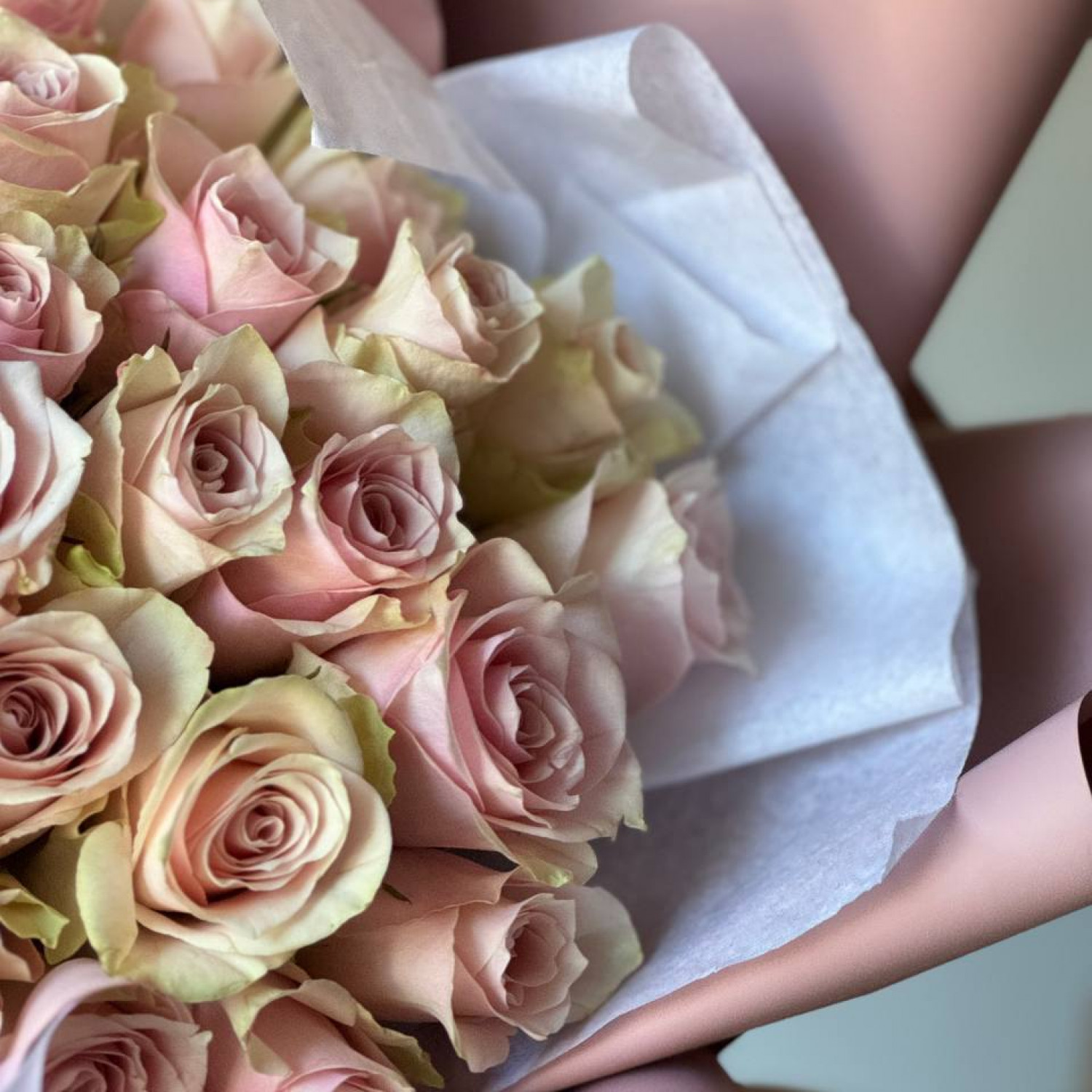 Монобукет из 35 нежных роз 40 см