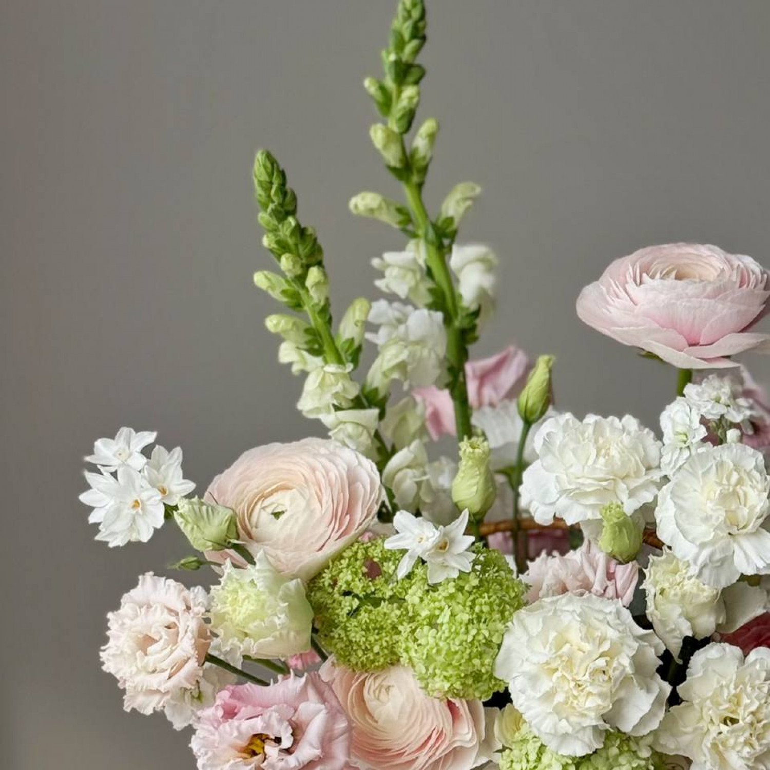 Авторская композиция в корзине 221