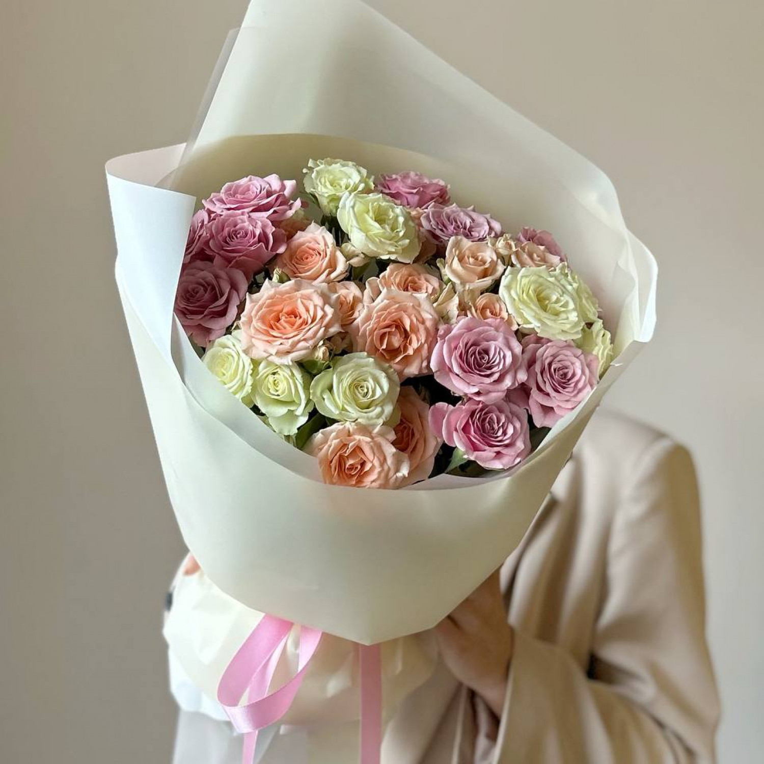 Монобукет из нежных кустовых роз №25