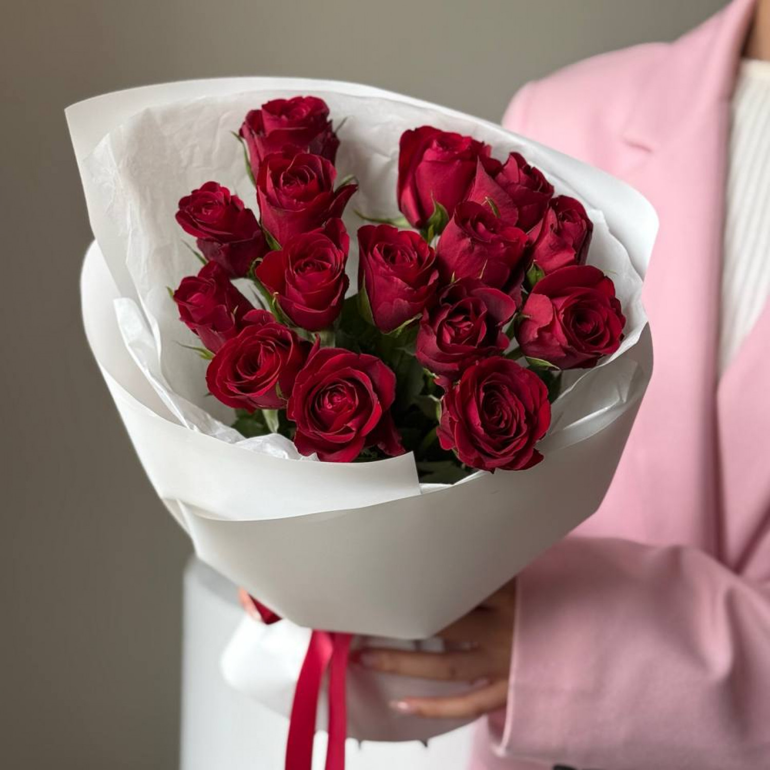 Монобукет из 15 красных кенийских роз (40 см) 205
