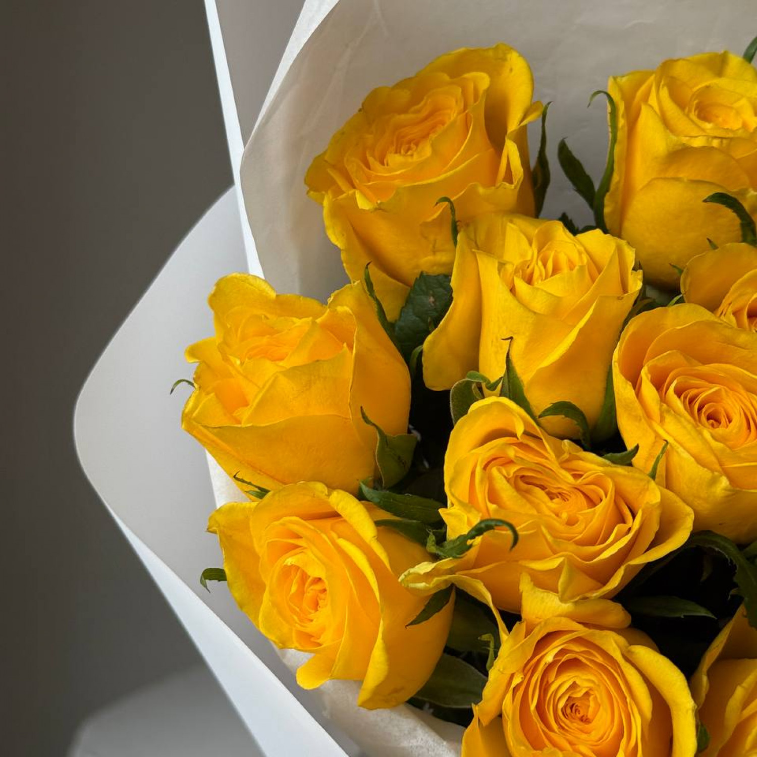 Монобукет из 15 желтых кенийских роз (40 см) 205