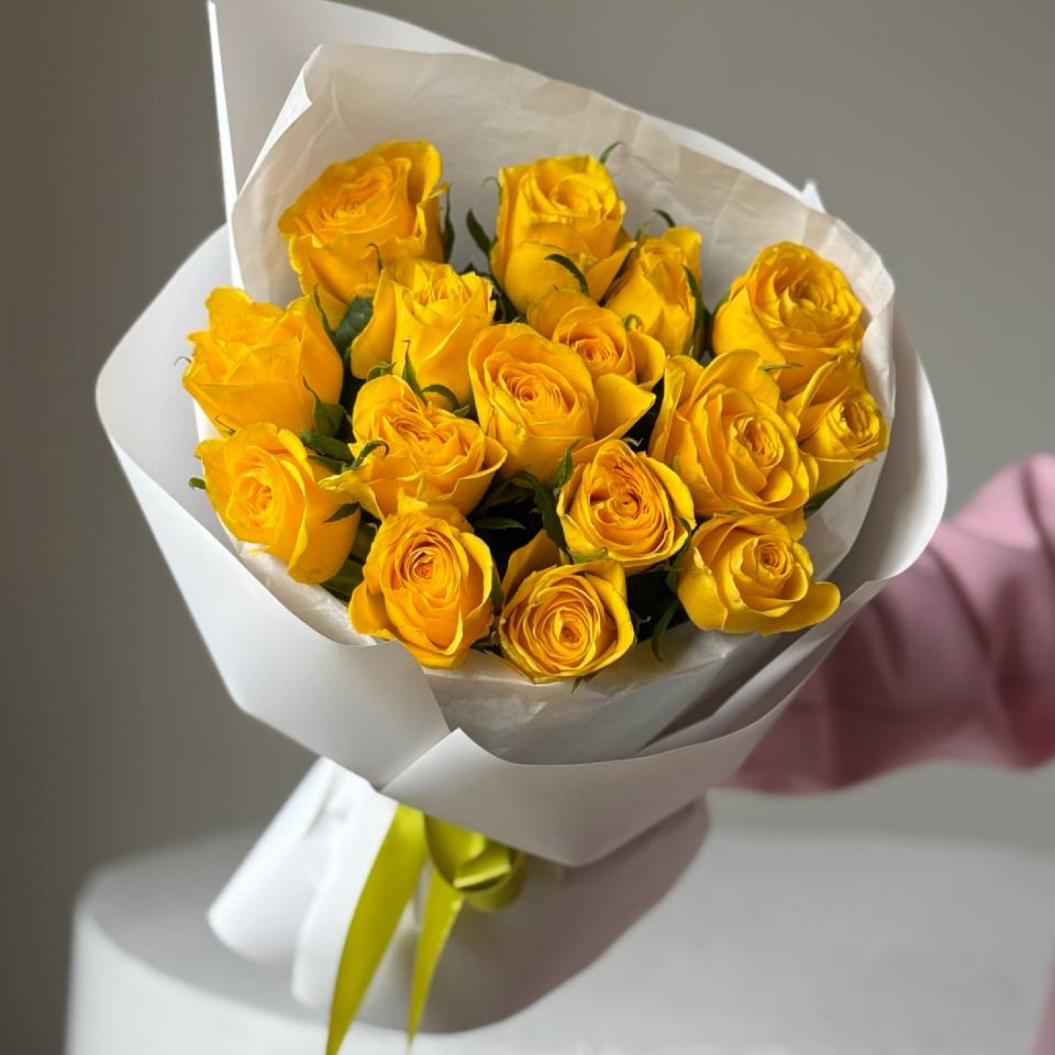 Монобукет из 15 желтых кенийских роз (40 см) 205