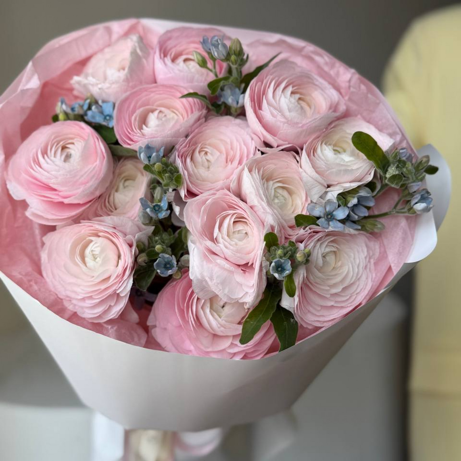 Букет из Ранункулюсов и незабудок 202