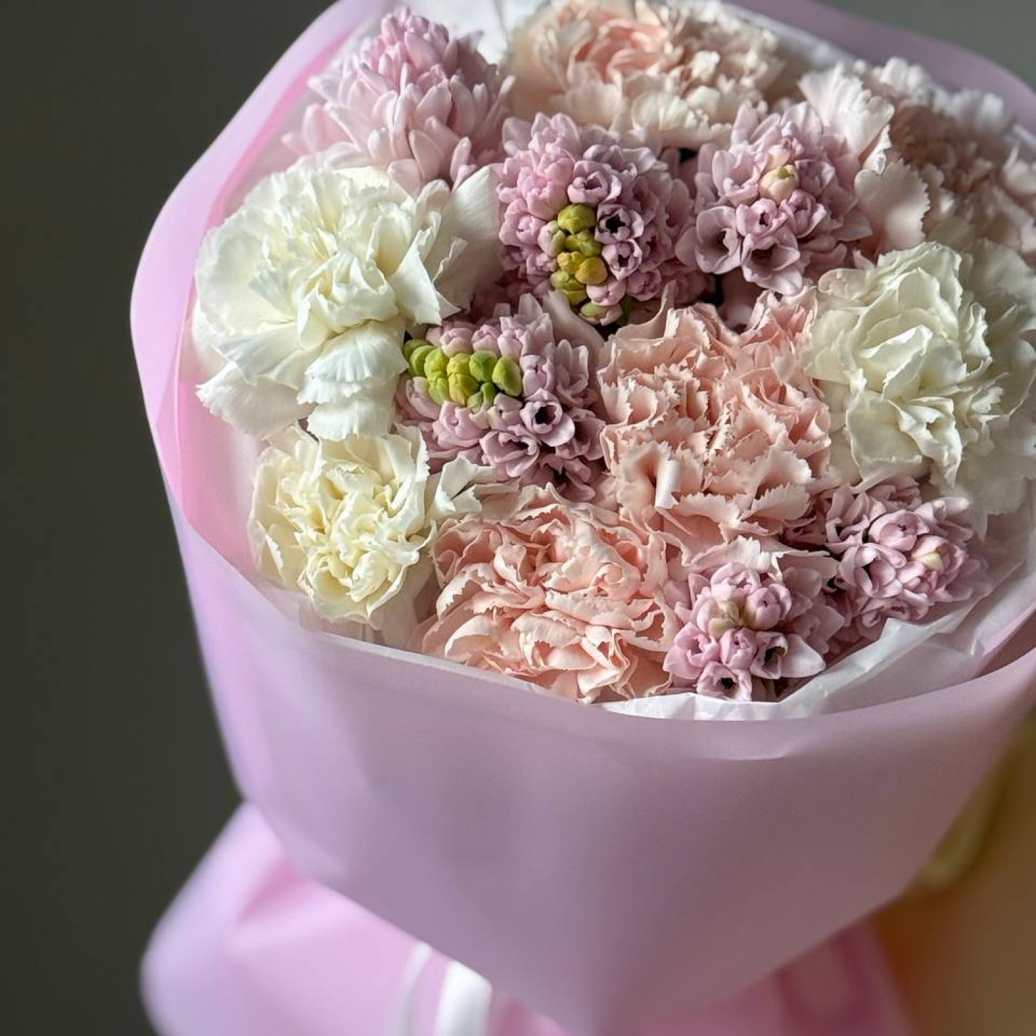 Букет из ароматных гиацинтов с диантусами 191