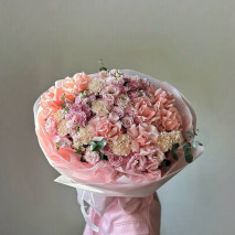 Авторский букет с французскими и кустовыми розами 081 Авторский букет с французскими и кустовыми розами 081