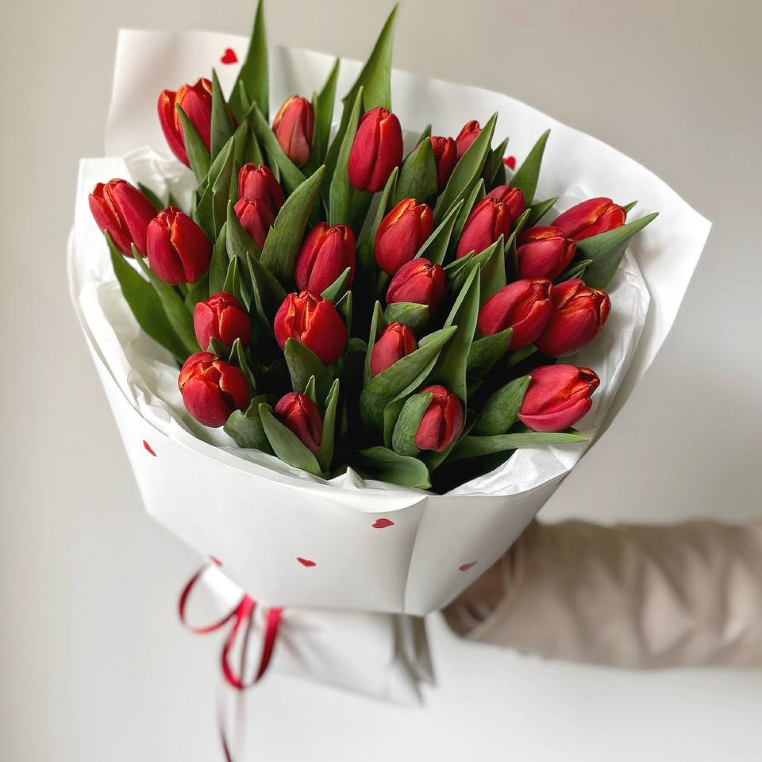 Монобукет из 25 красных тюльпанов