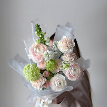 Авторский весенний букет 225