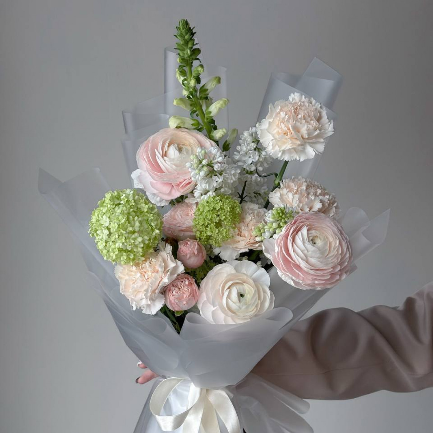 Авторский весенний букет 225