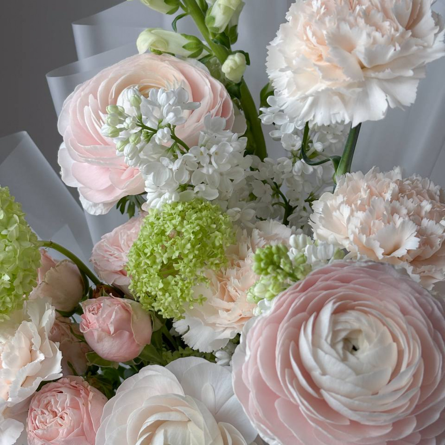 Авторский весенний букет 225