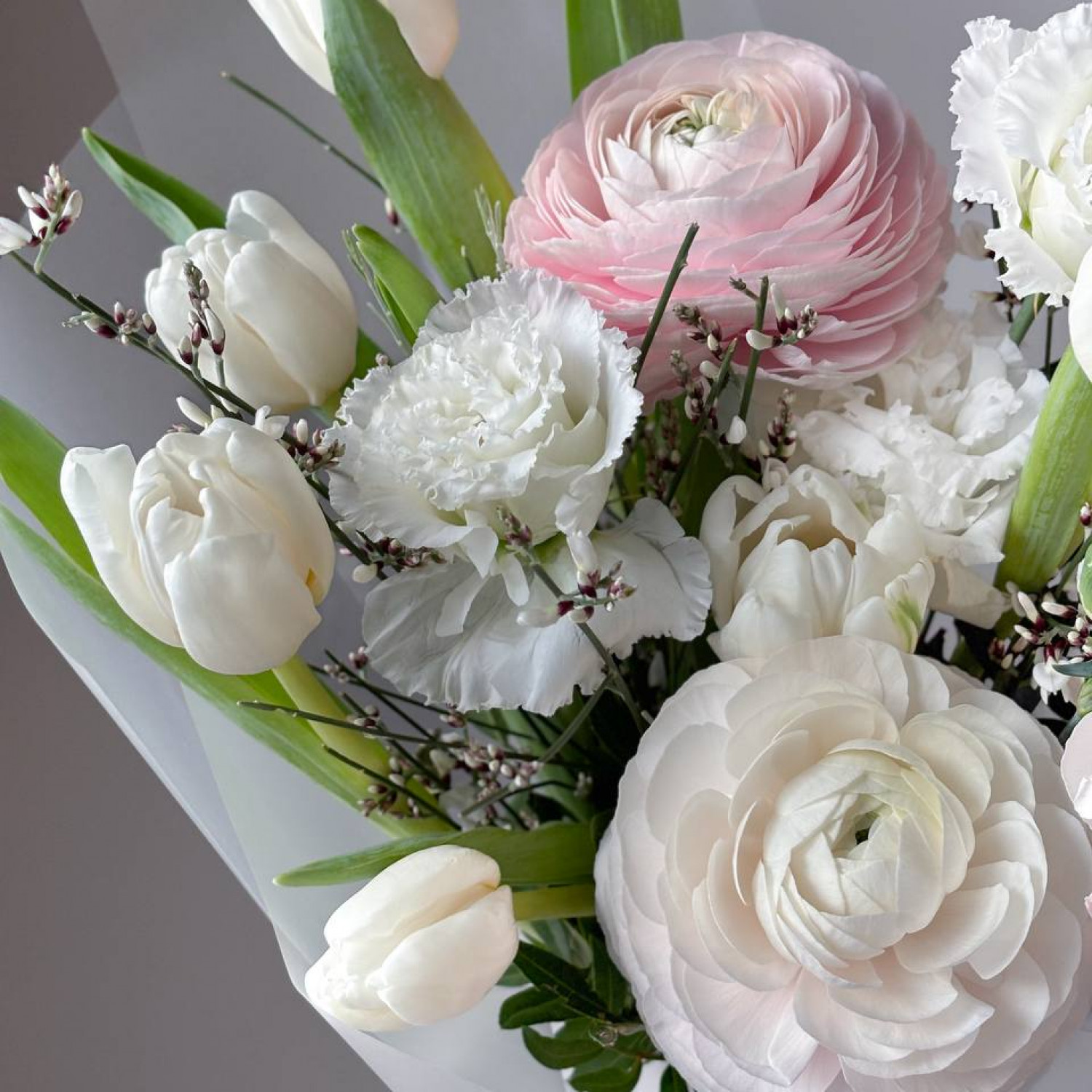 Авторский весенний букет 226