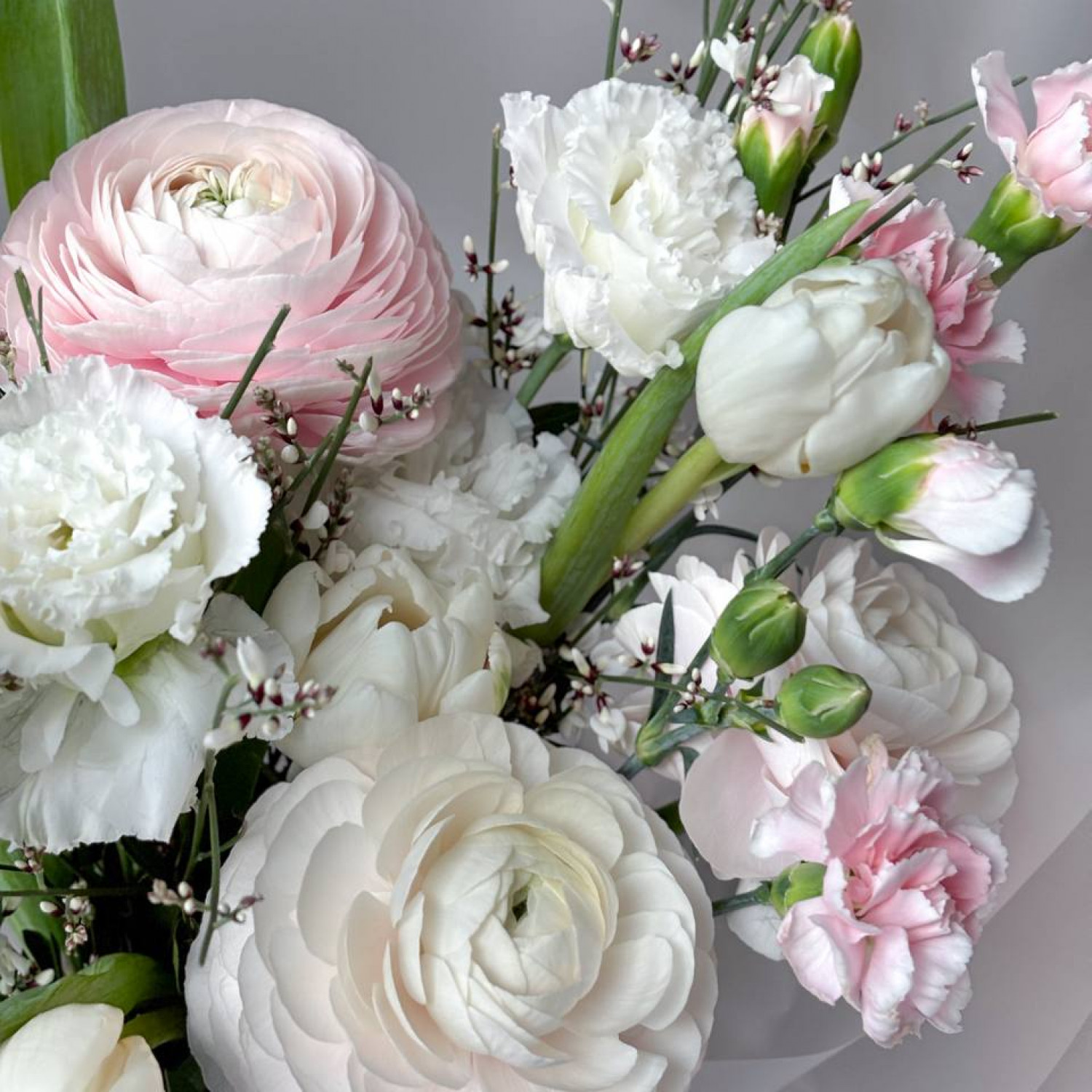 Авторский весенний букет 226