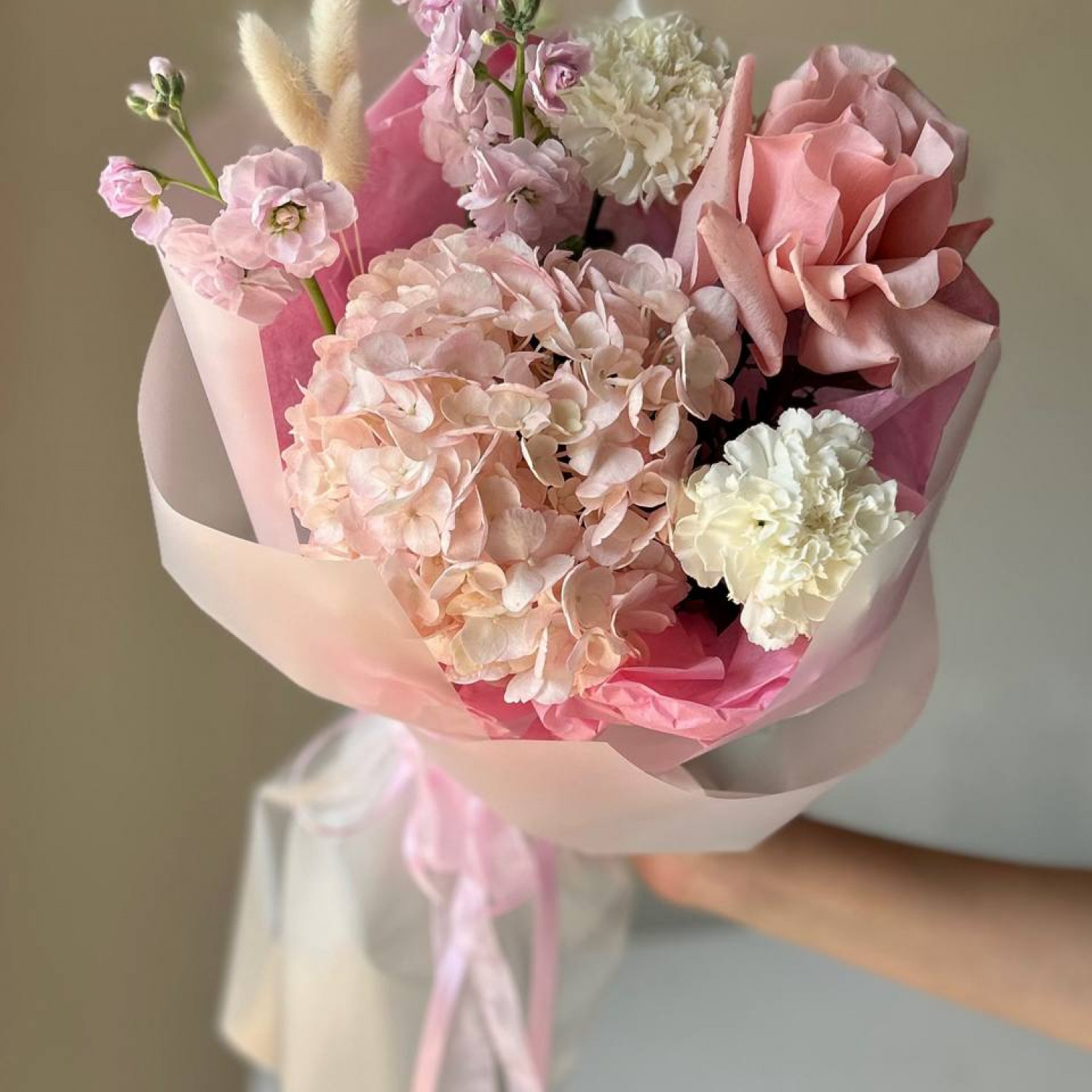 Авторский букет с гортензией  №101