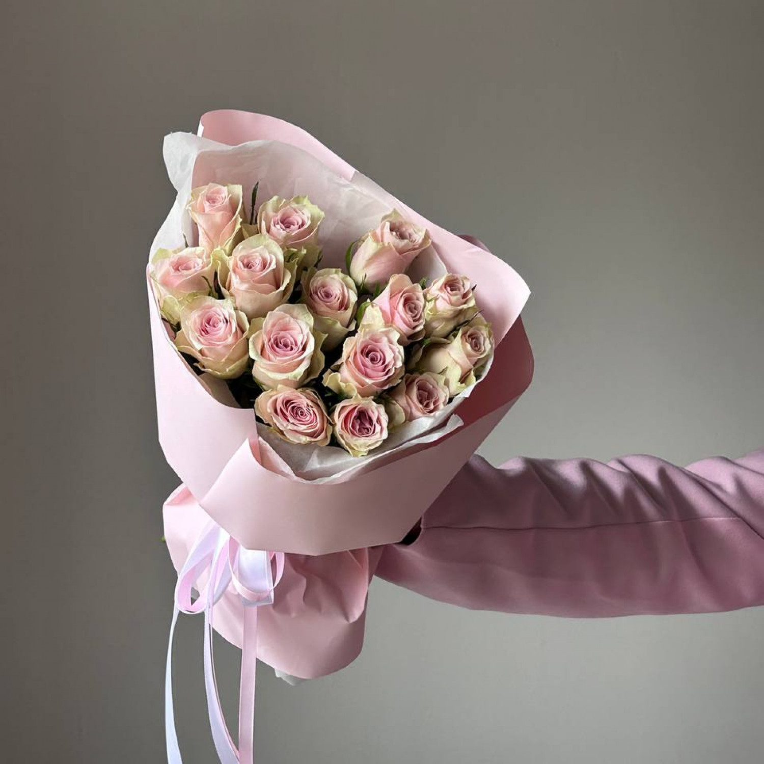 Монобукет из 15 нежных кенийских роз № 111