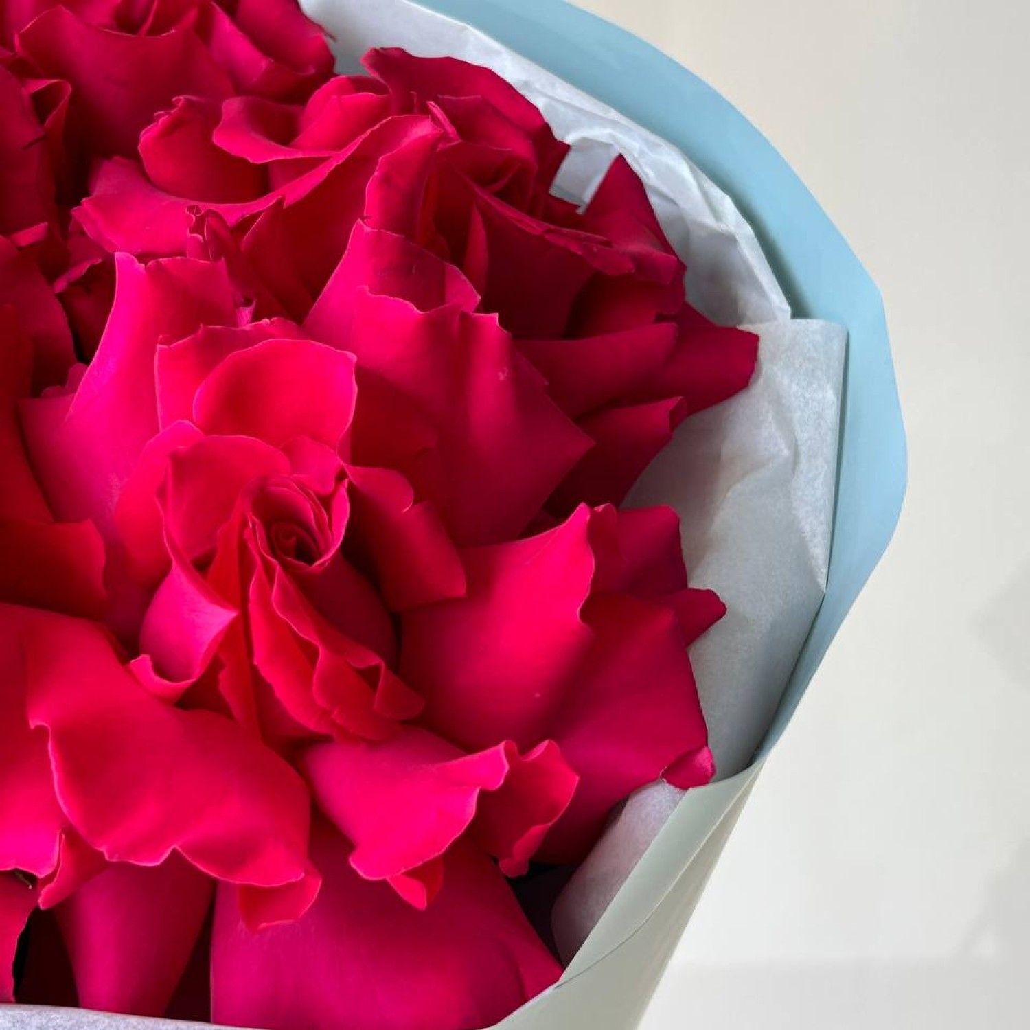 Монобукет из 5 малиновых французских роз