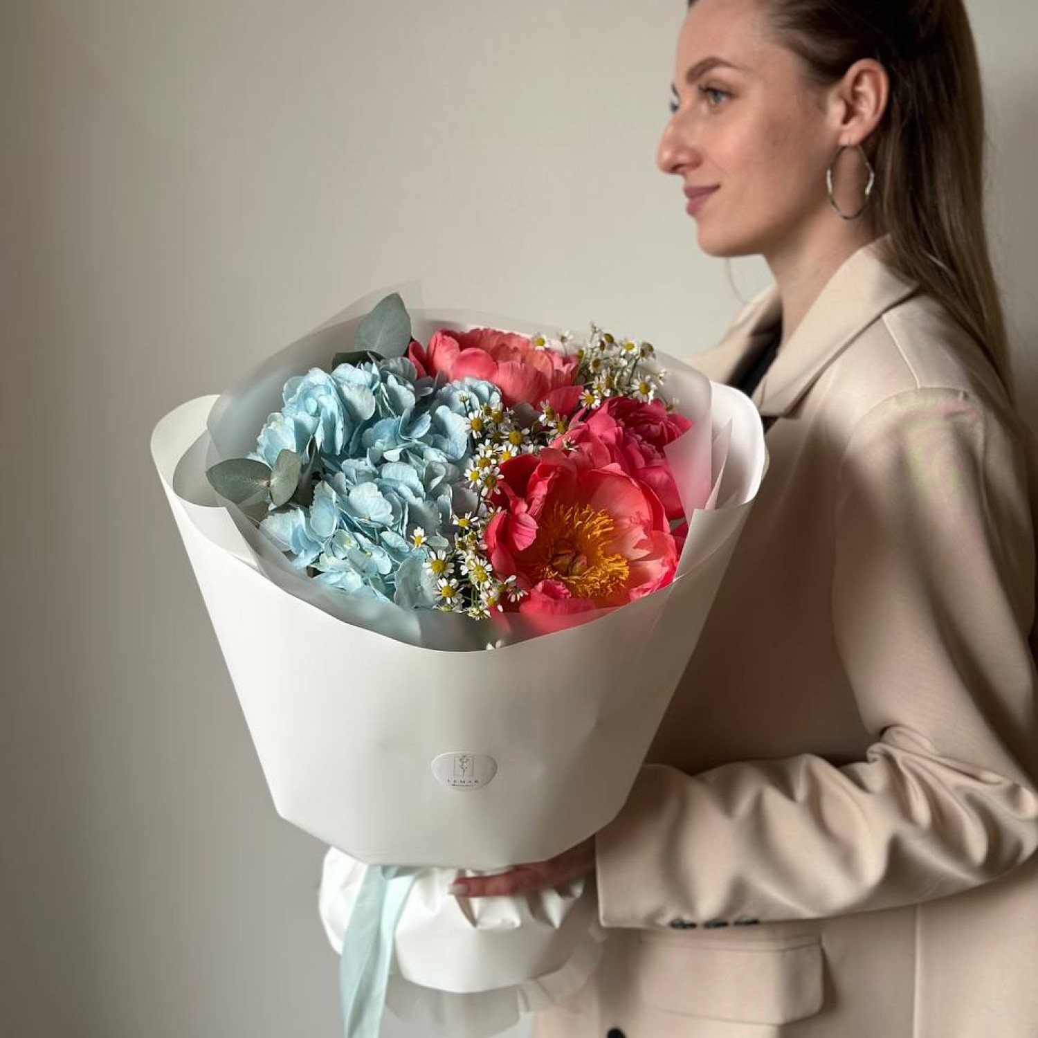 Букет из пионов Корал Шарм и Гортензии