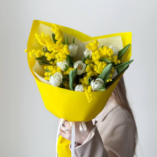 Букет из тюльпанов и мимозы  235