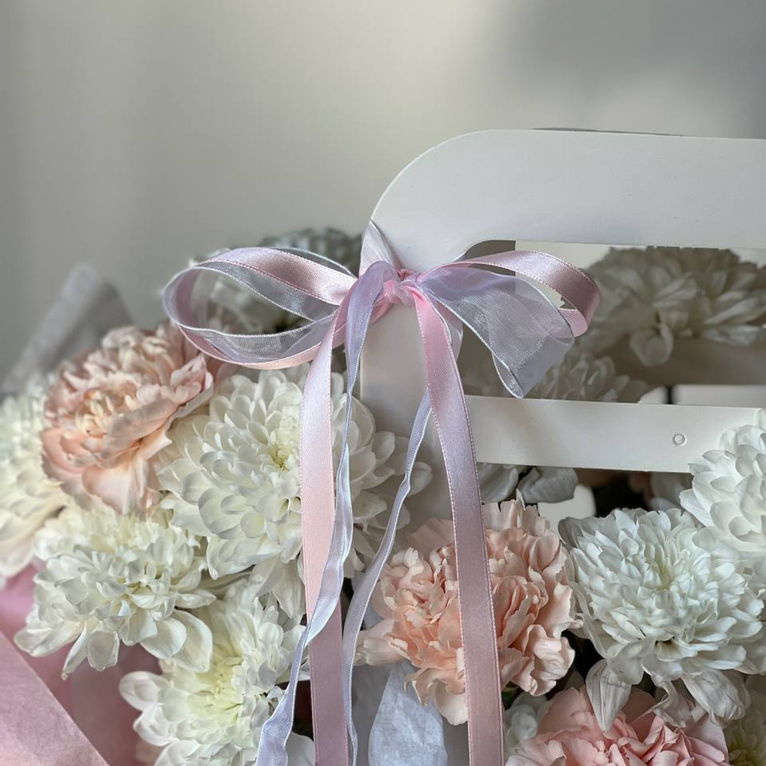 Композиция в сумочке в нежной гамме