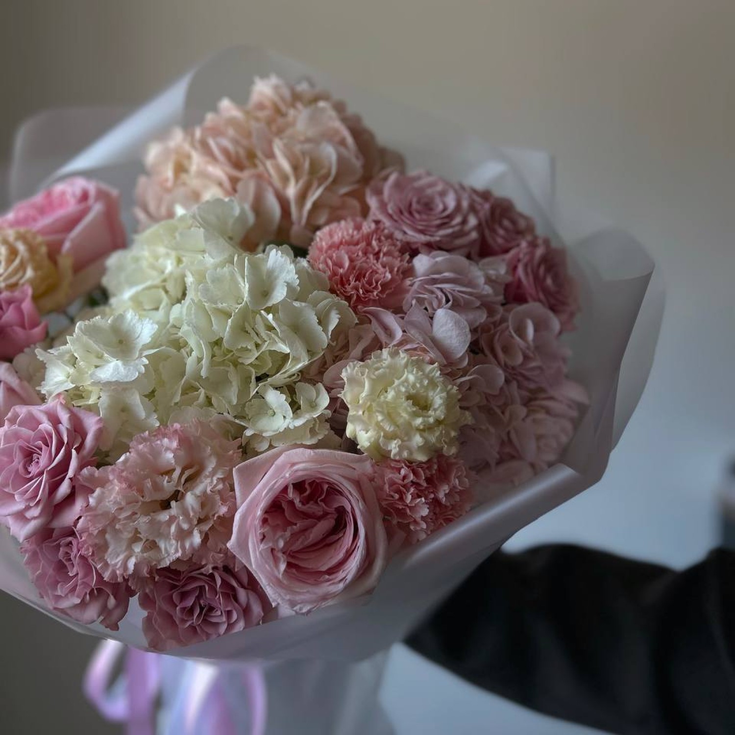 Авторский воздушный букет в нежных тонах