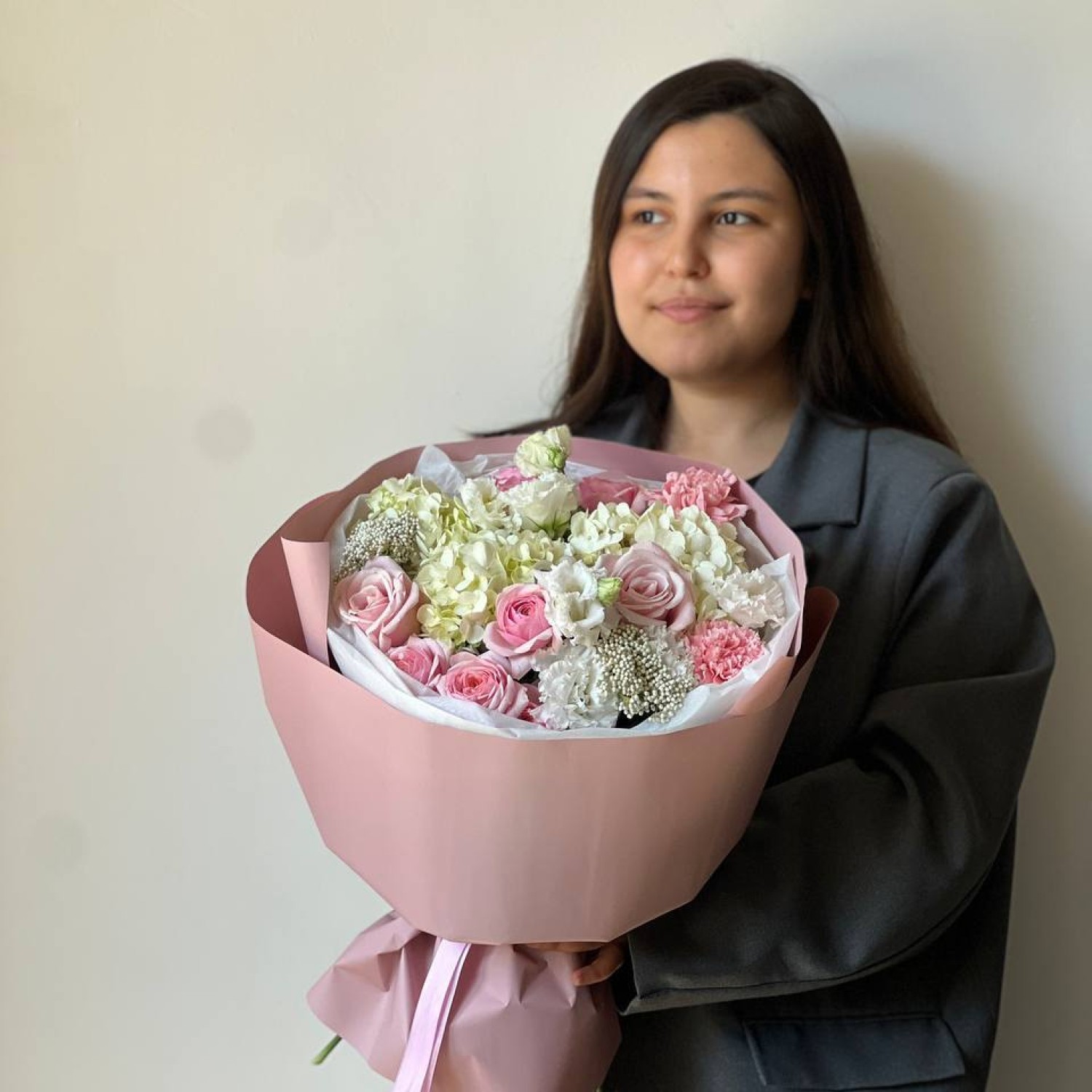 Авторский букет в нежной гамме