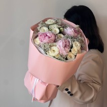 Авторский букет с пионами