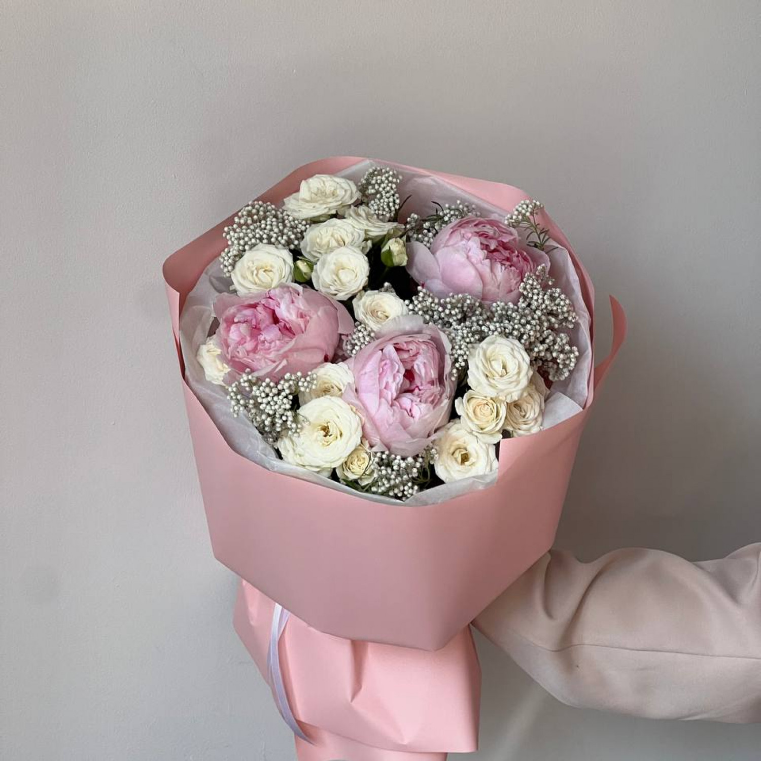 Авторский букет с пионами