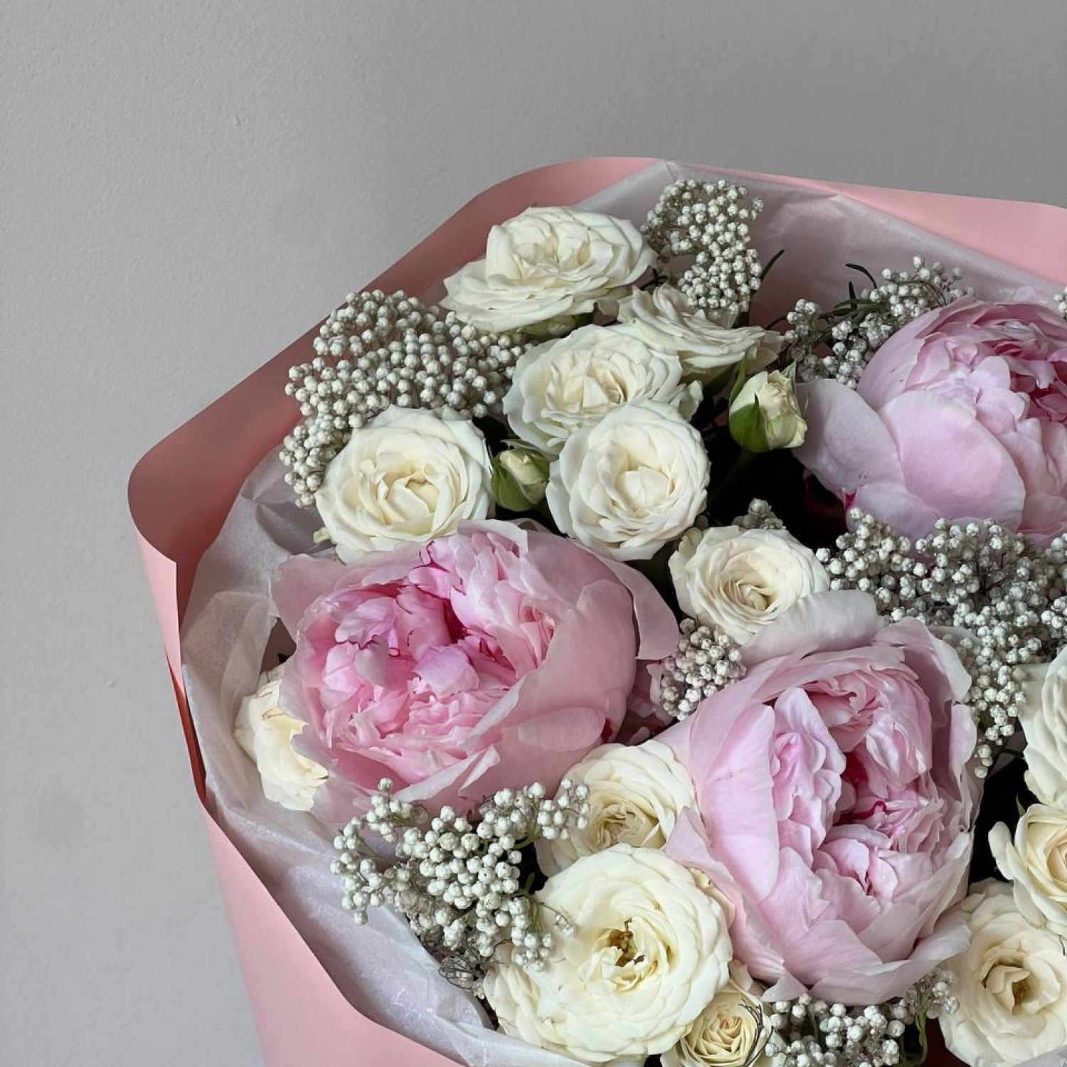 Авторский букет с пионами