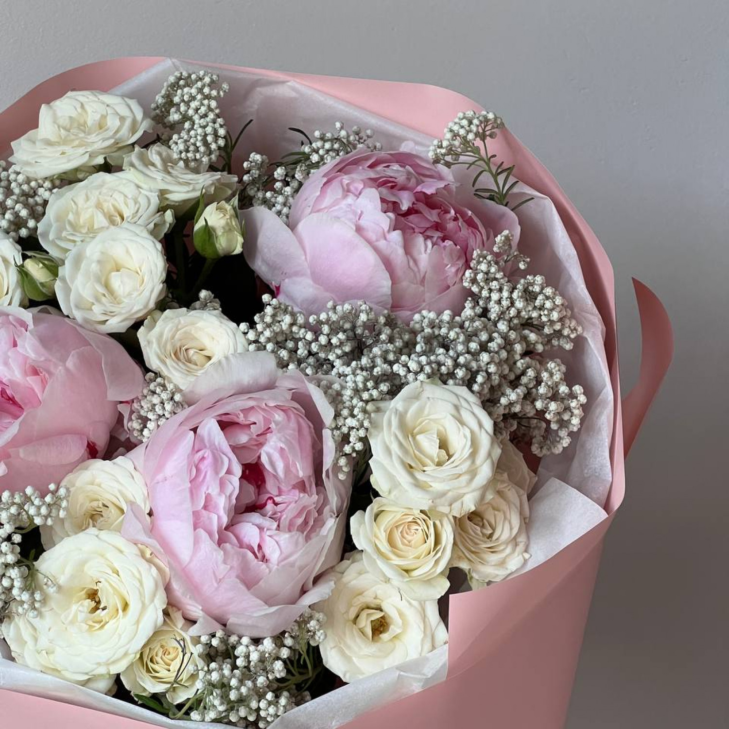 Авторский букет с пионами