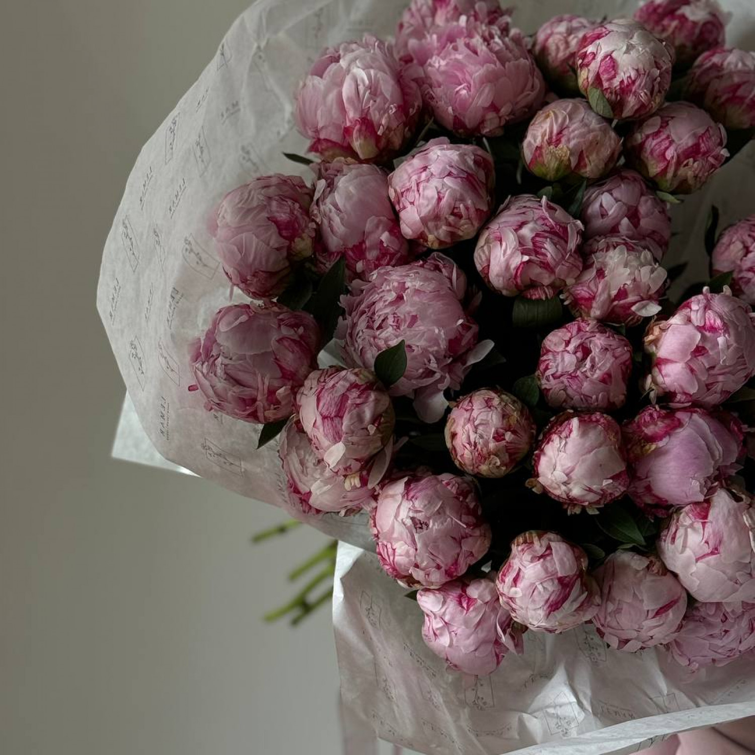 Монобукет из 35 розовых пионов