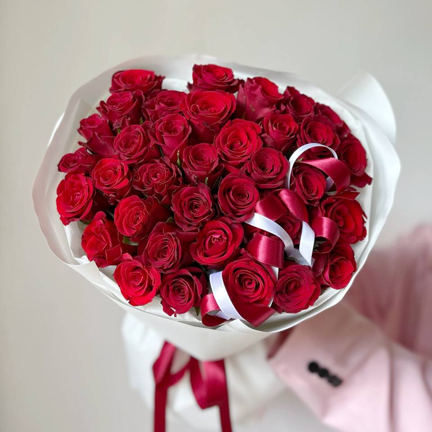 Монобукет из 35 красных Кенийских роз 40 см