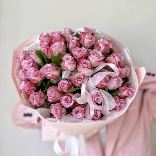 Монобукет из 35 сиреневых роз