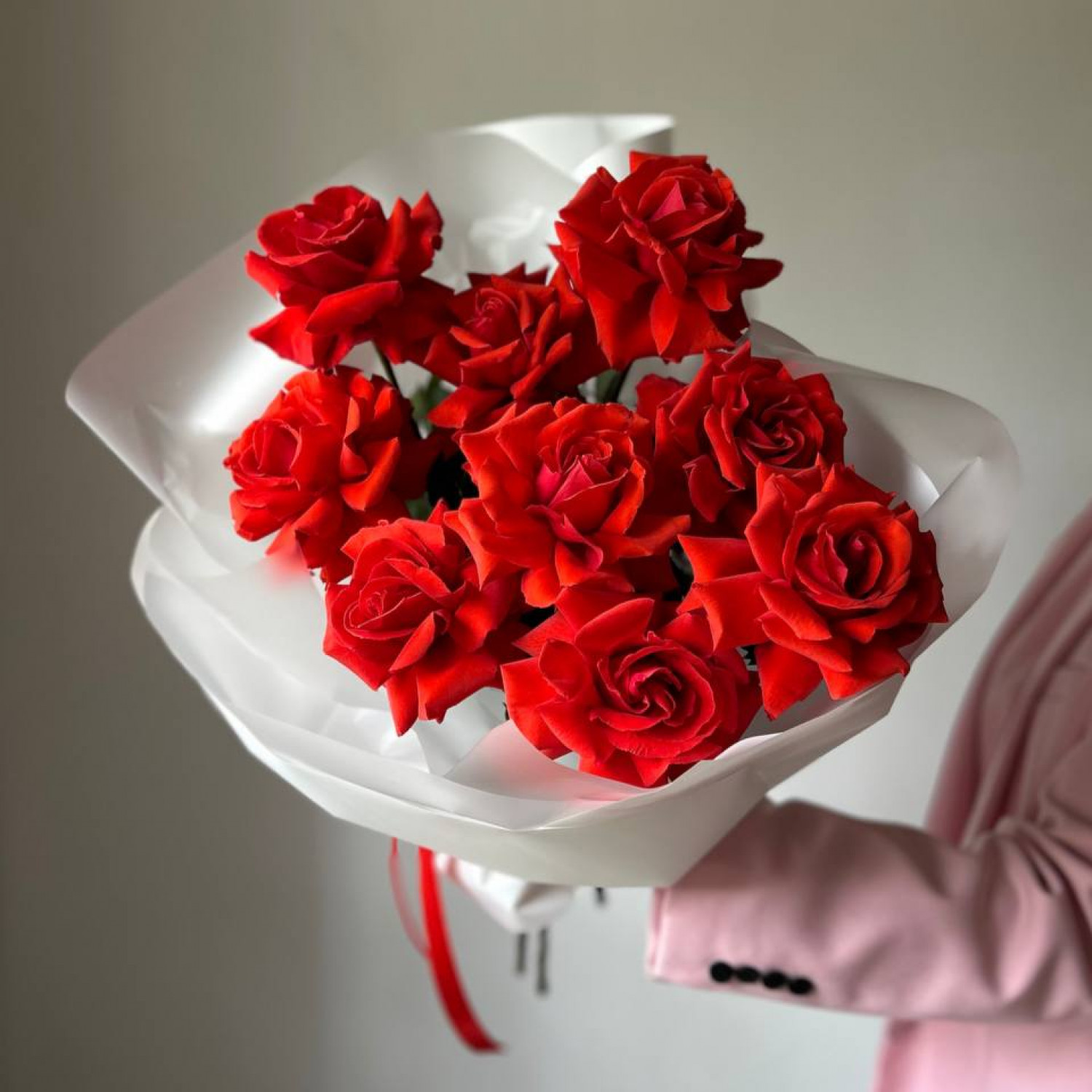 Монобукет из 9 красных Французских вывернутых роз Нина