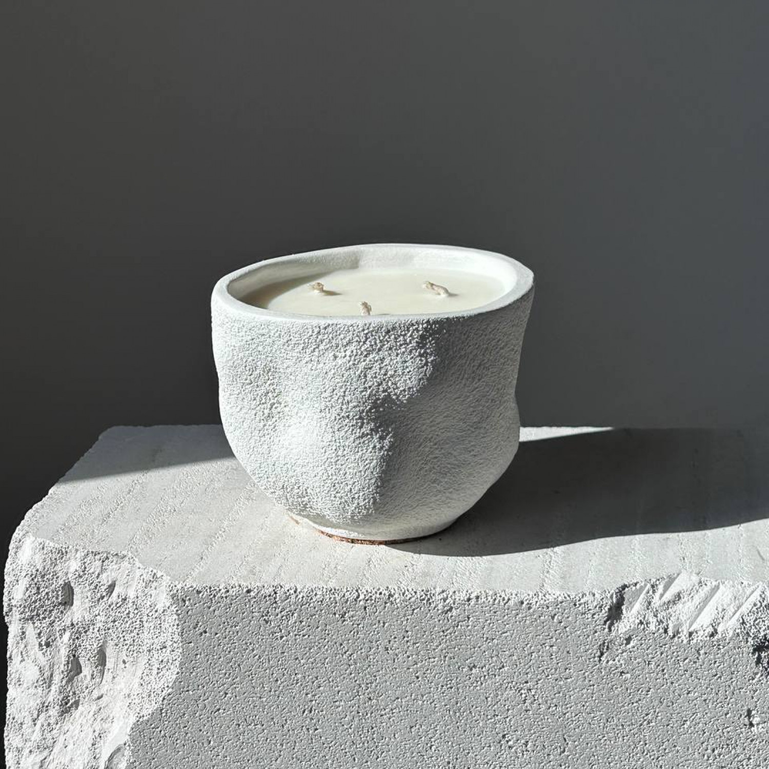 Ароматическая свеча в скульптурной форме большая с 3 фитилями  MIDNIGHT 330 ml