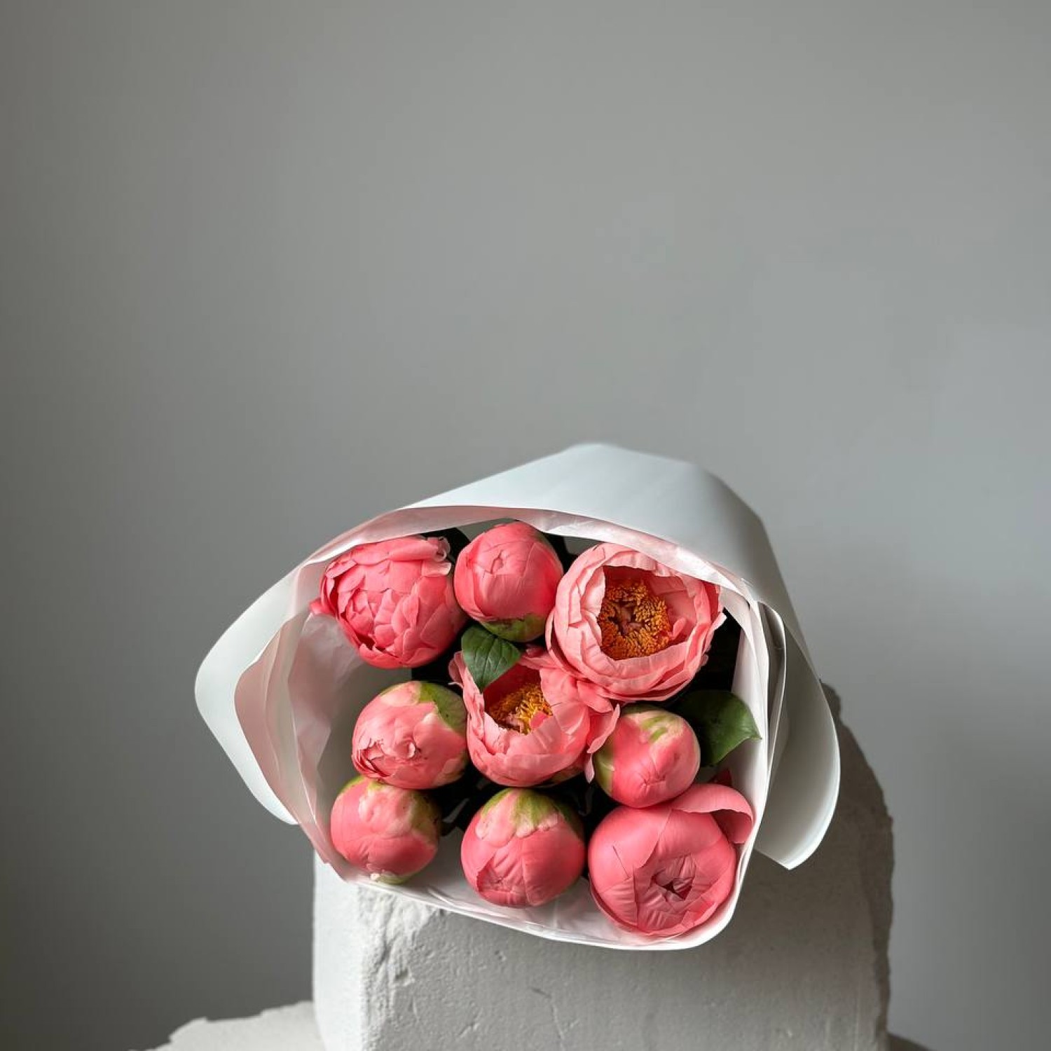 Монобукет из 9 пионов Салмон