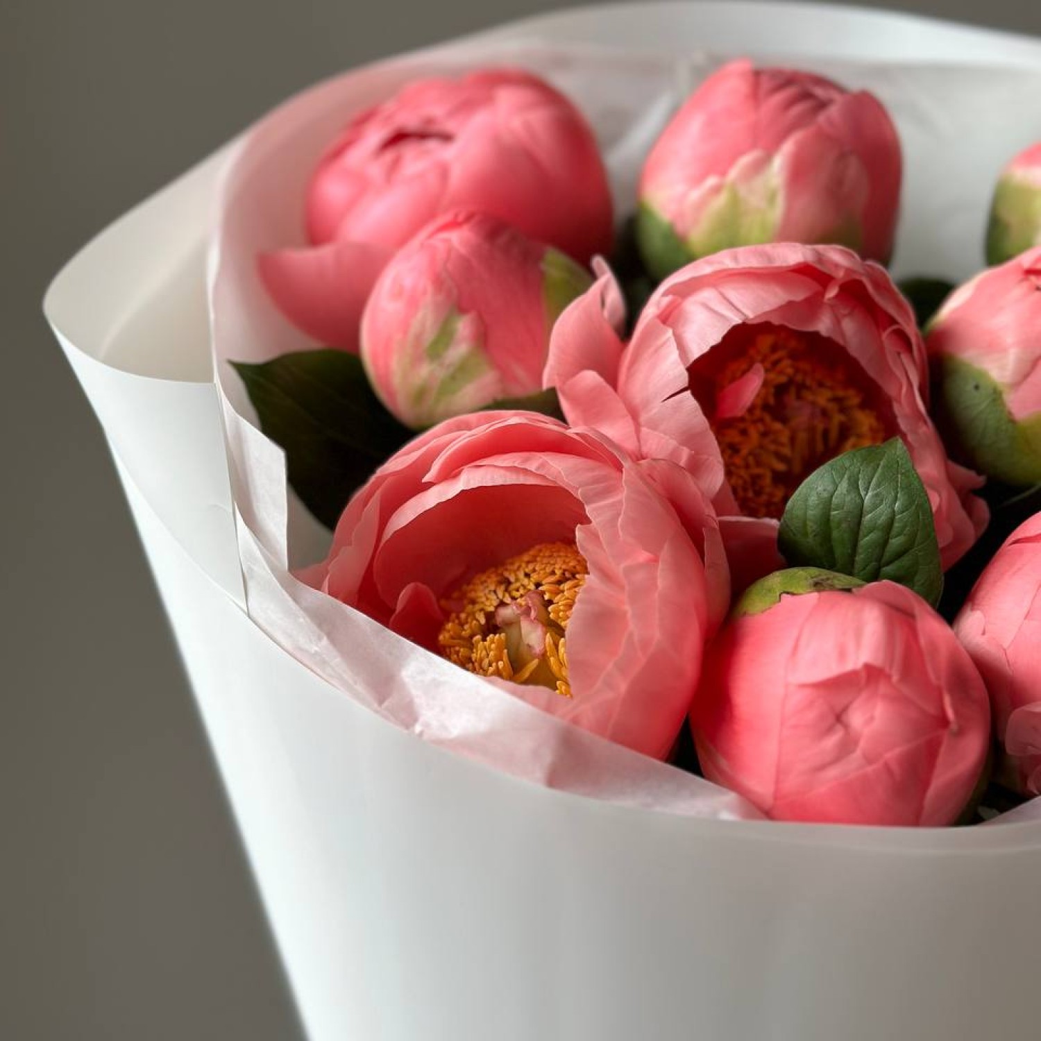 Монобукет из 9 пионов Салмон