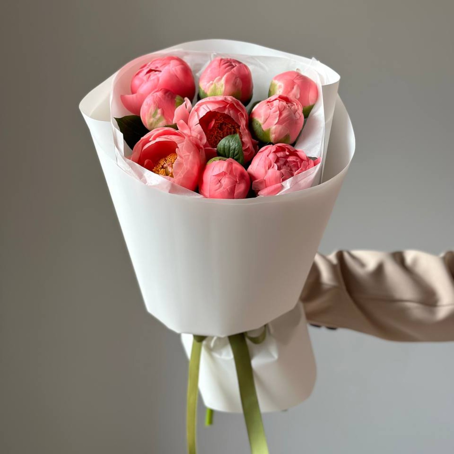 Монобукет из 9 пионов Салмон