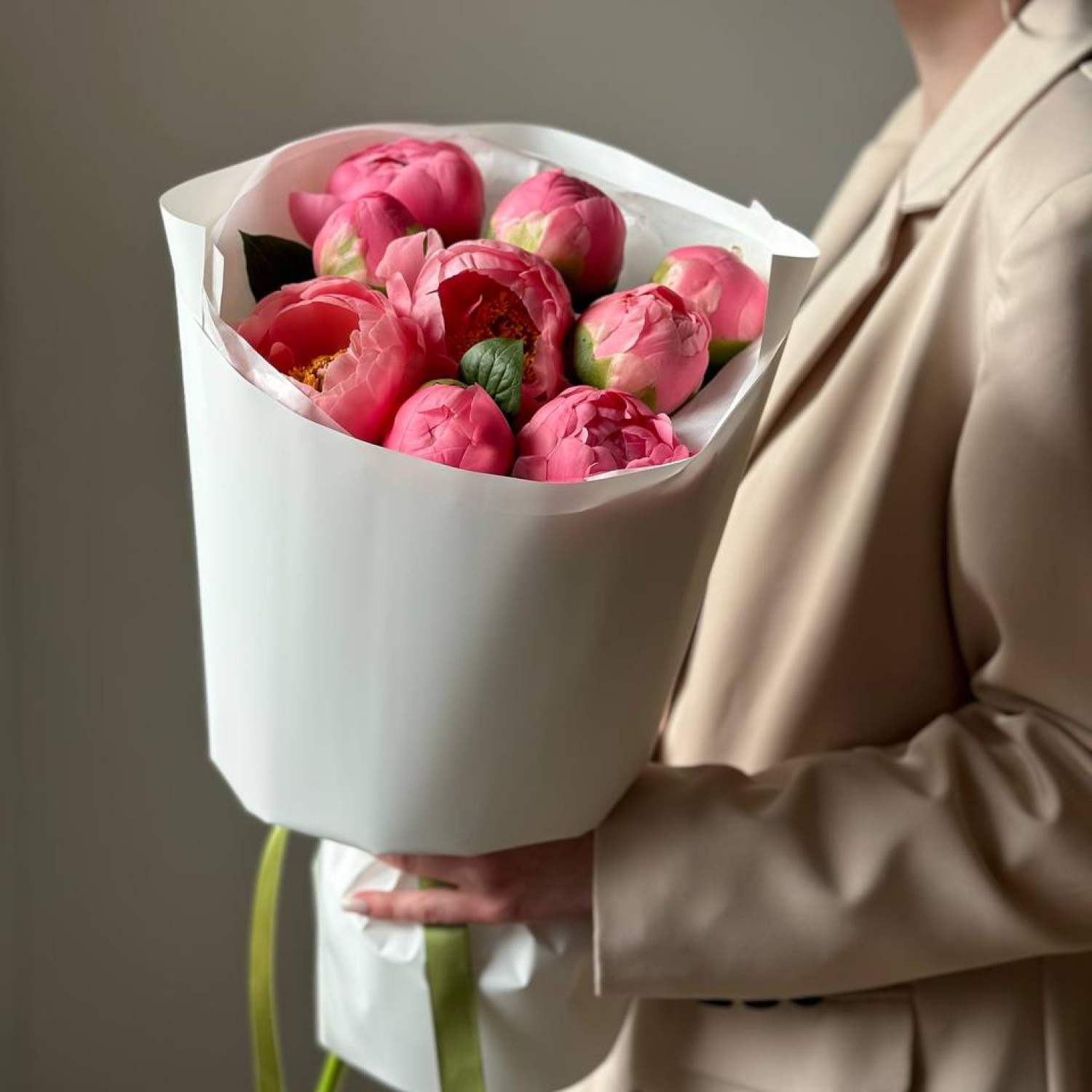 Монобукет из 9 пионов Салмон