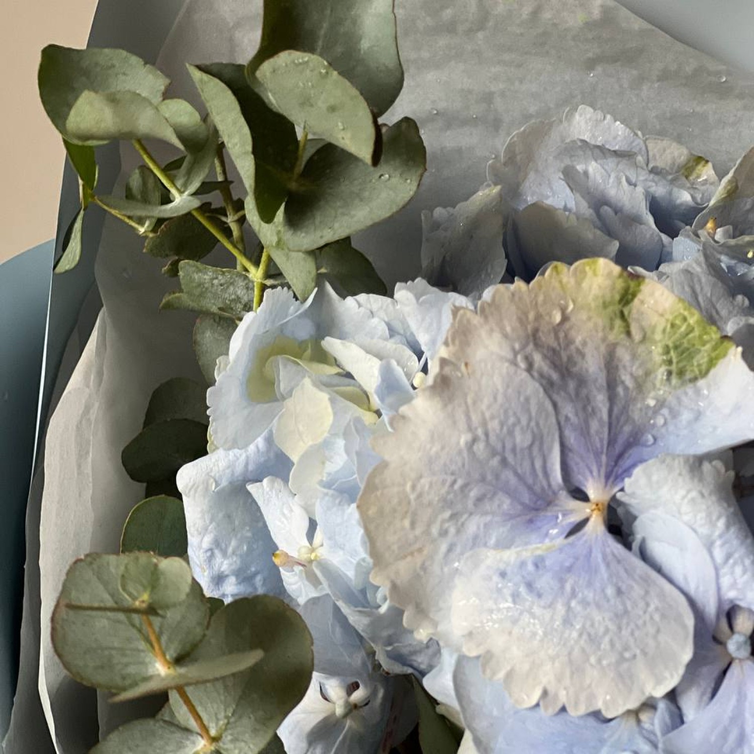 Авторский букет с Гортензией и пионами