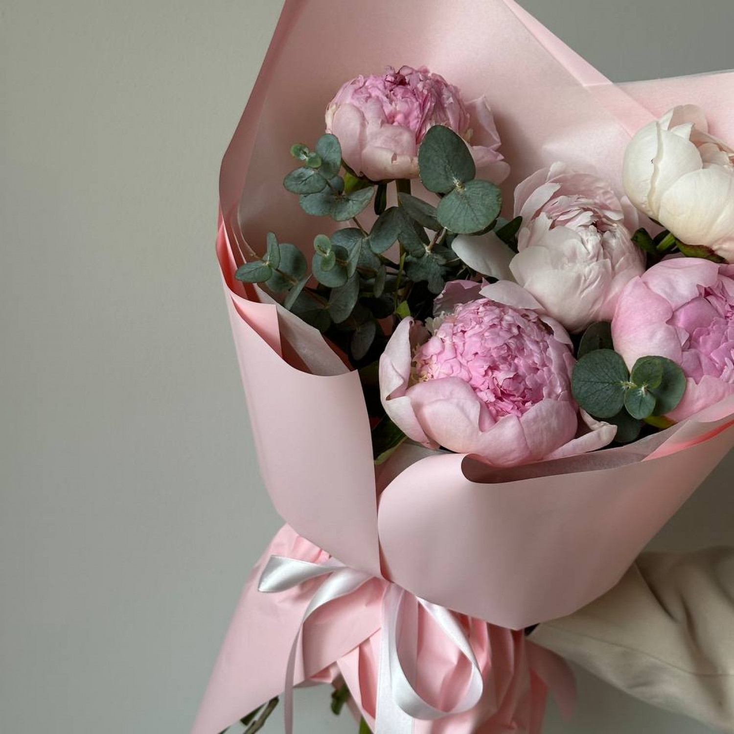 Монобукет из 5 розовых пионов