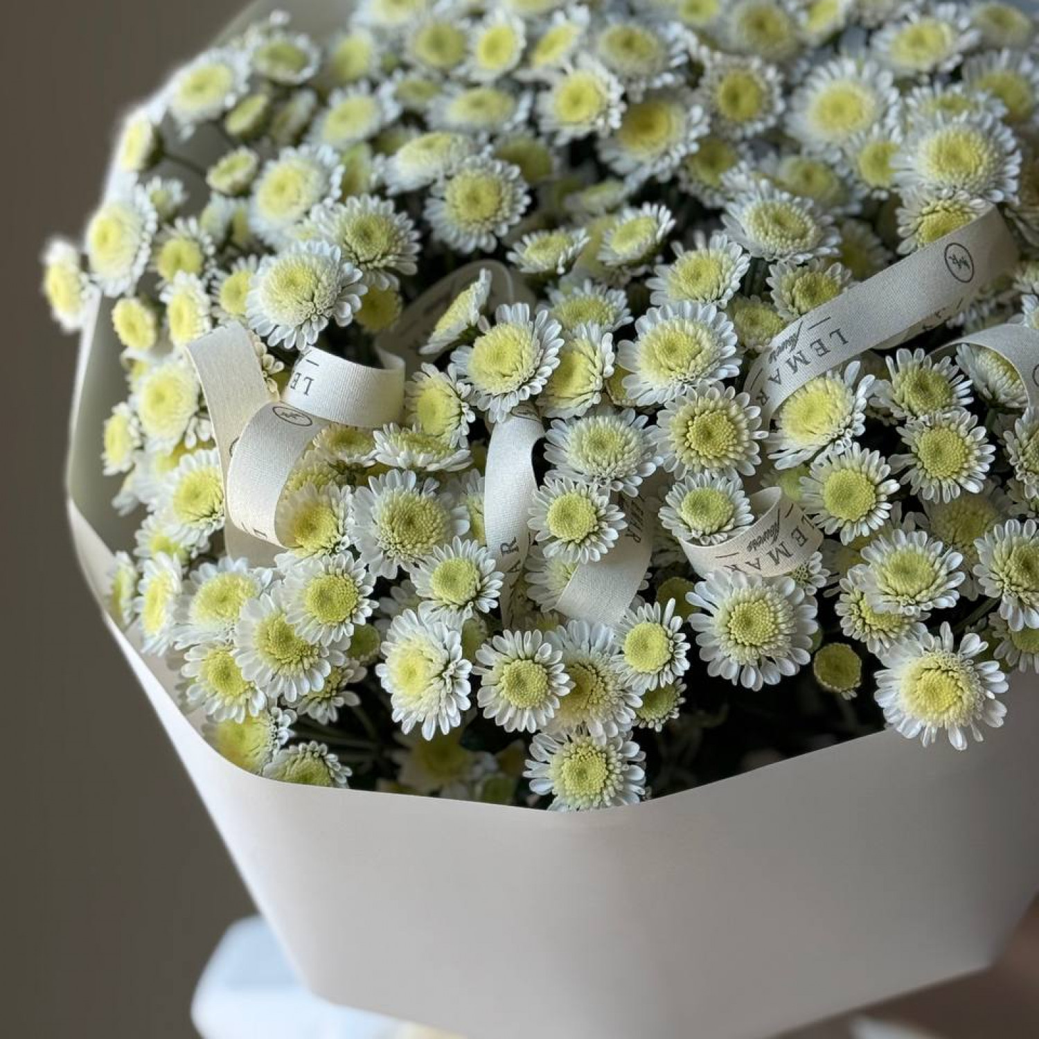 Нежный букет из кустовых хризантем 265