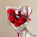 Букет из шикарных французских роз Нина с Илексом и Хлопком
