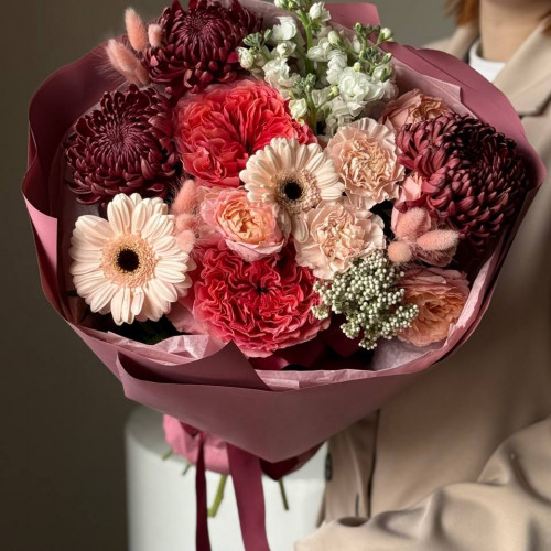 Авторский букет в ягодной гамме 015