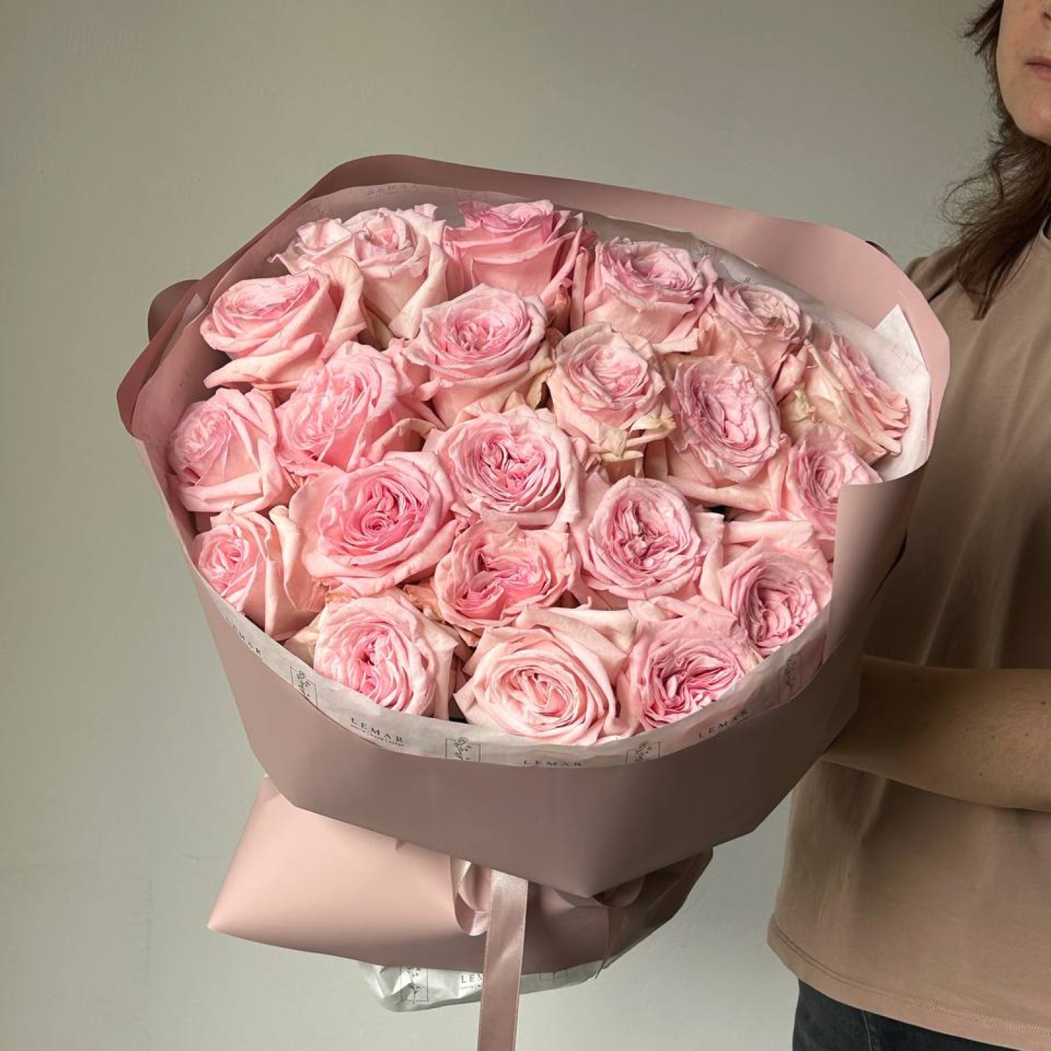 Монобукет из 21 ароматной розы Пинк Охара