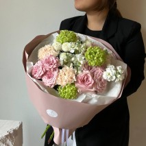 Авторский сборный букет  в нежной гамме