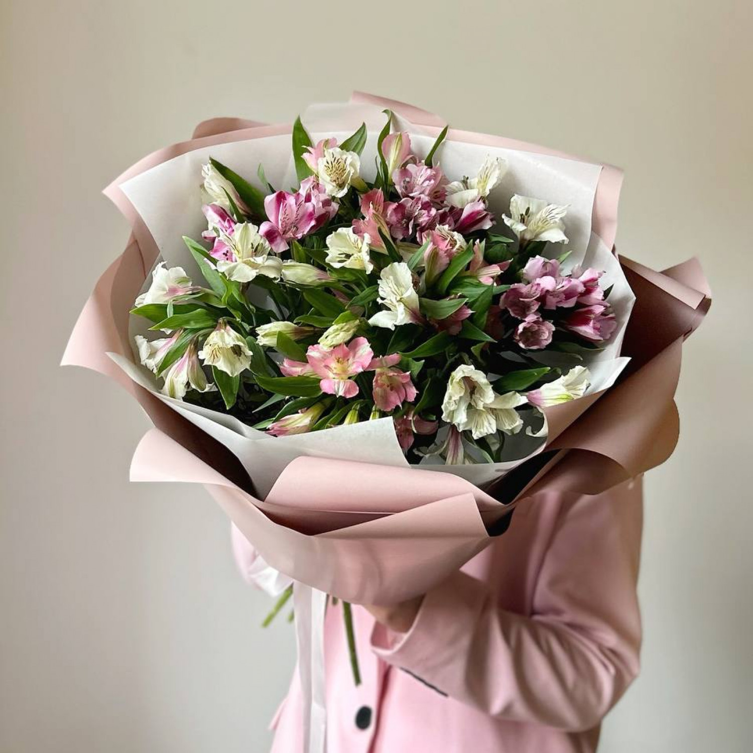 Монобукет из 11 Альстромерий микс