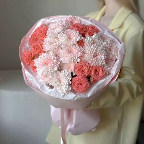 Букет из кустовых хризантем и кустовых роз 364
