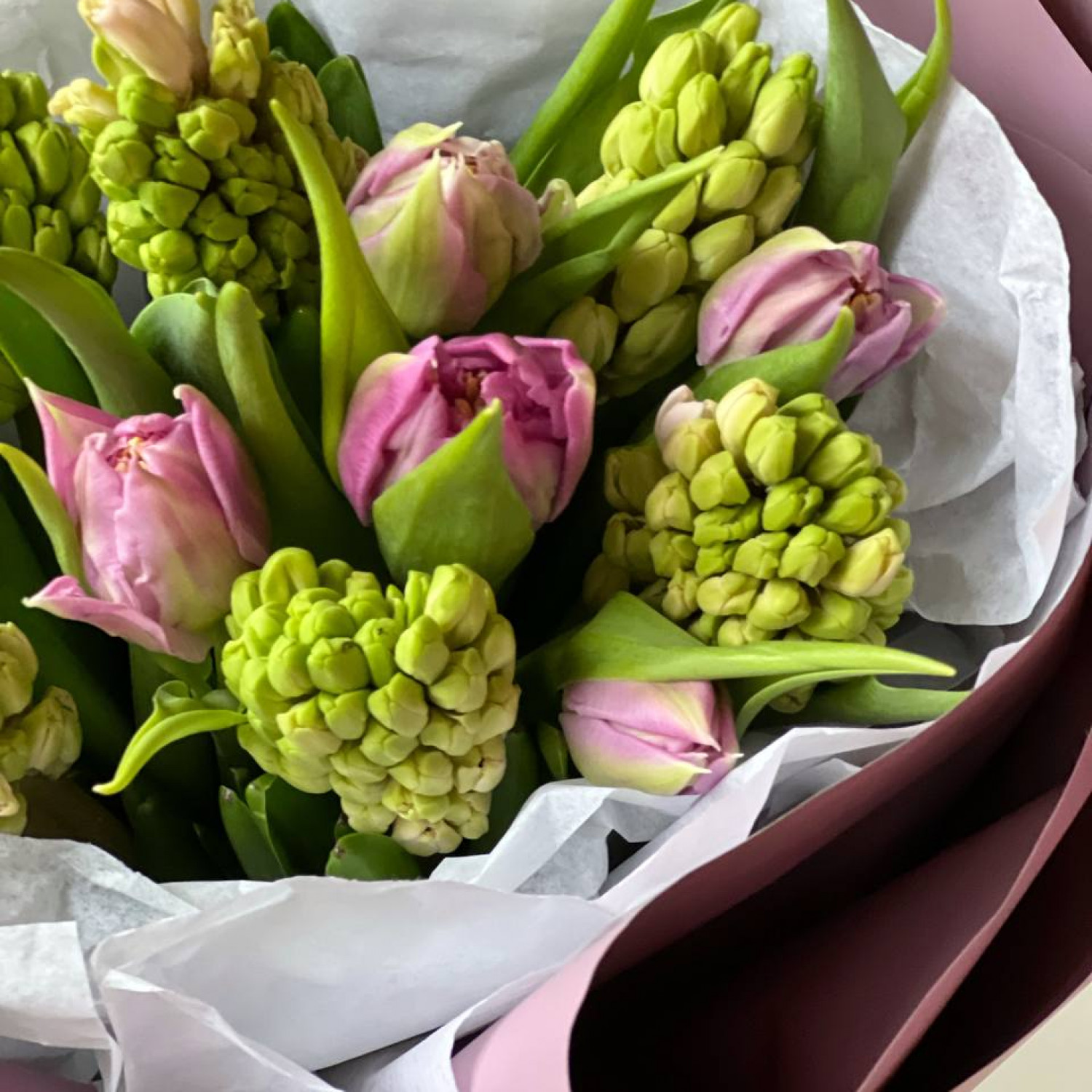 Весенний букет из тюльпанов и гиацинтов №12